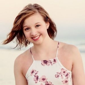 Meet your Posher, Caitlyn